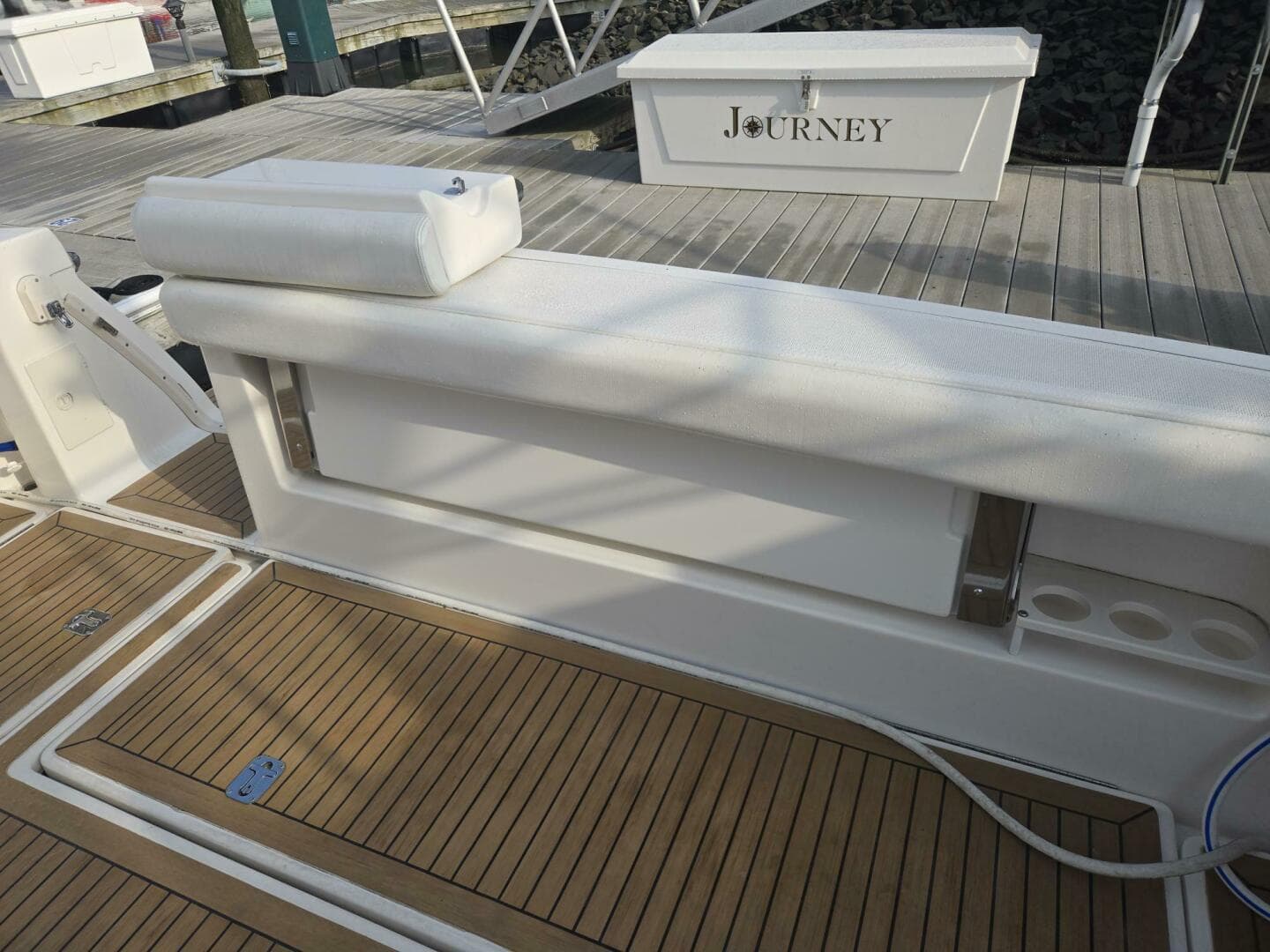 2001 Tiara Yachts 3800 Express — photo 5