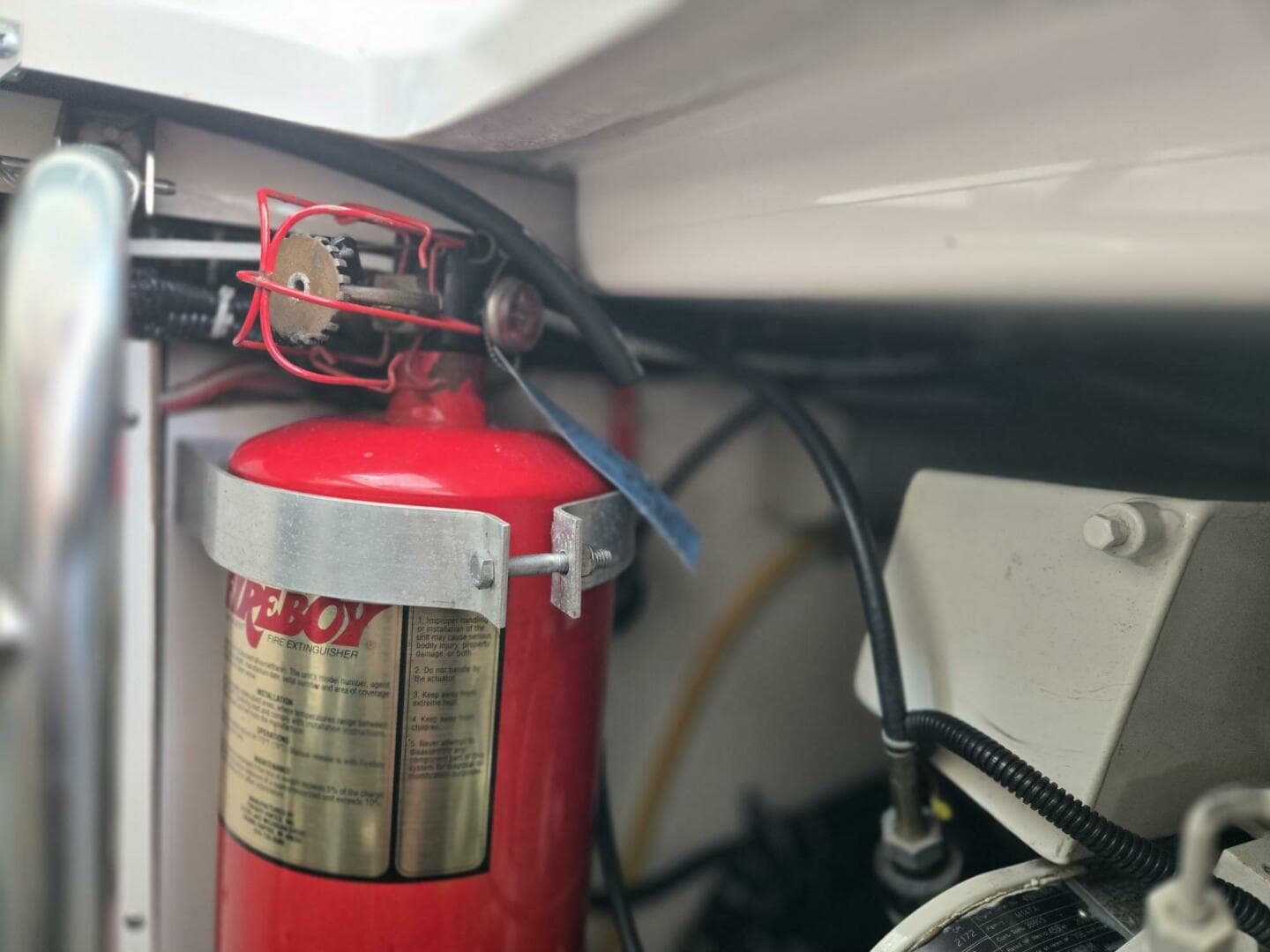 2001 Tiara Yachts 3800 Express — photo 30