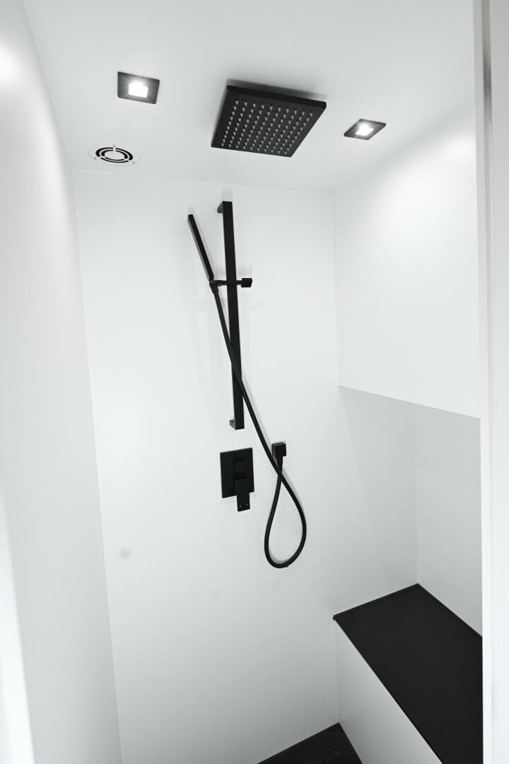 2022 Vanquish Yachts — photo 19