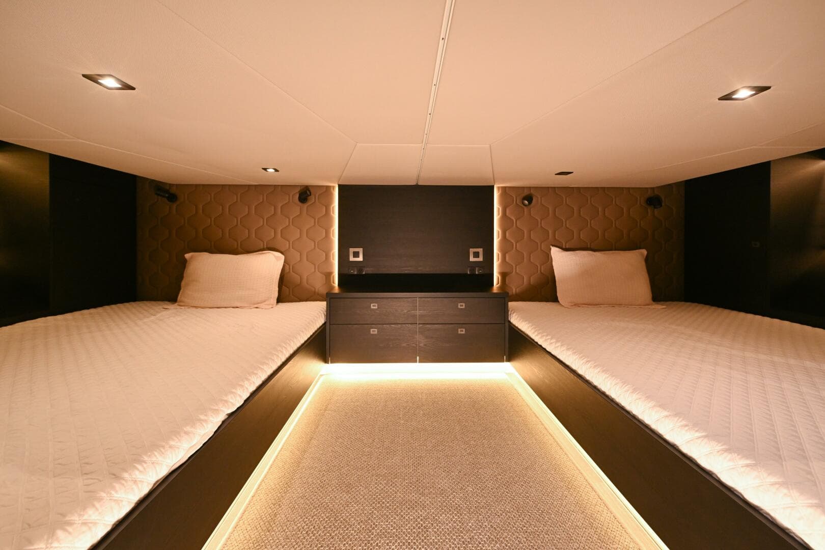 2022 Vanquish Yachts — photo 22