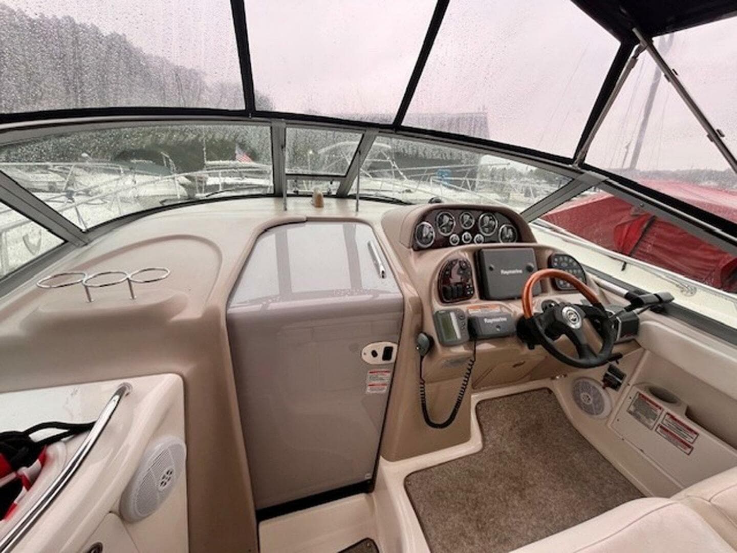2003 Sea Ray 300 Sundancer — photo 11