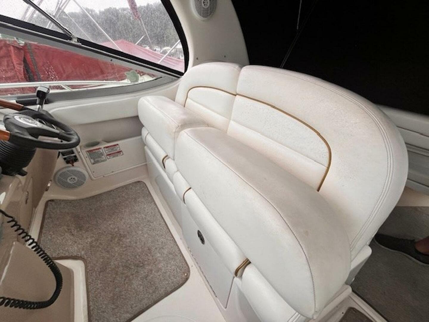 2003 Sea Ray 300 Sundancer — photo 9