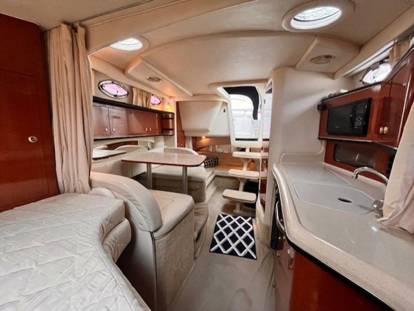 2003 Sea Ray 300 Sundancer — photo 21