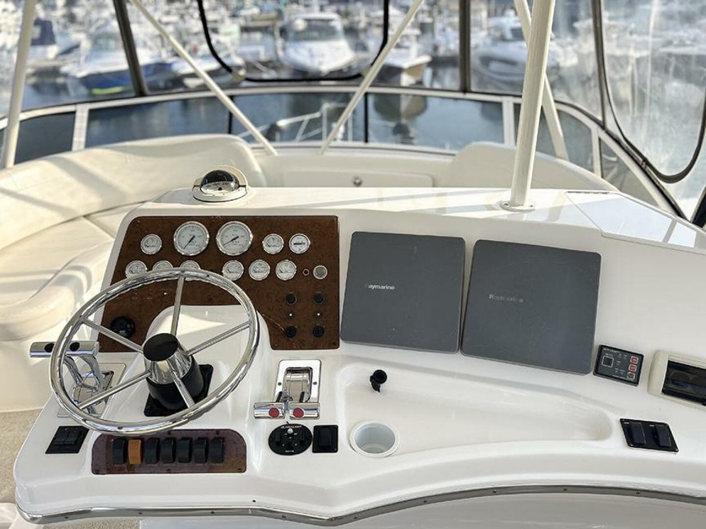 2002 Silverton 42 Convertible — photo 15