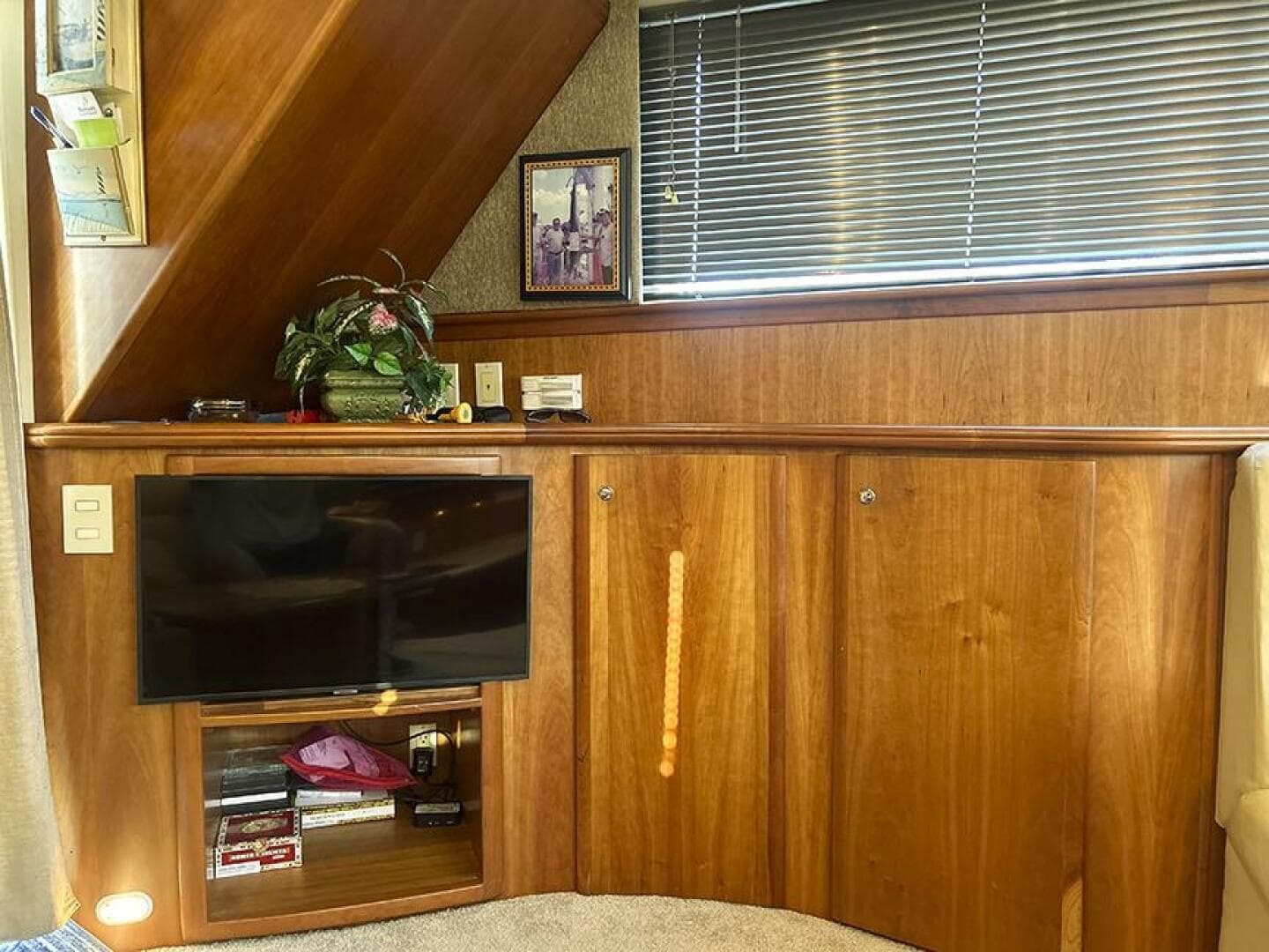 2002 Silverton 42 Convertible — photo 23