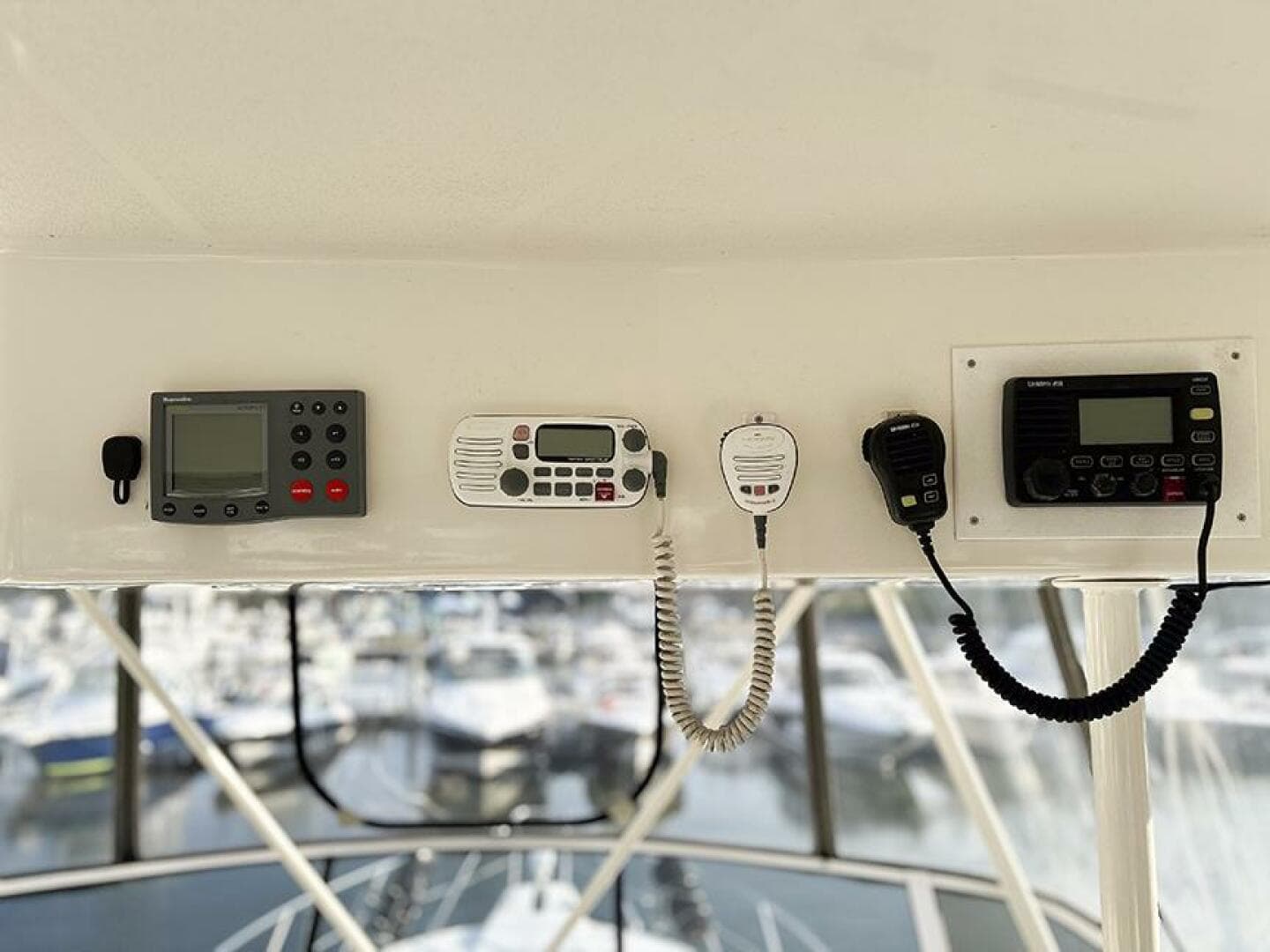 2002 Silverton 42 Convertible — photo 18