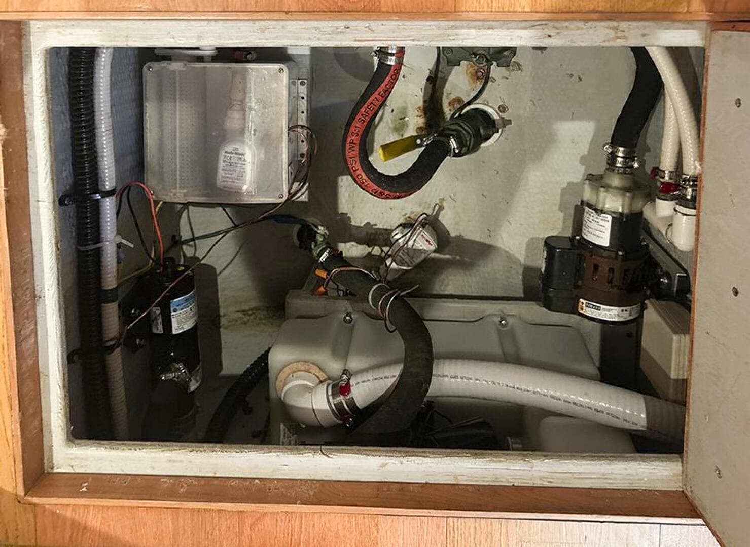 2002 Silverton 42 Convertible — photo 42