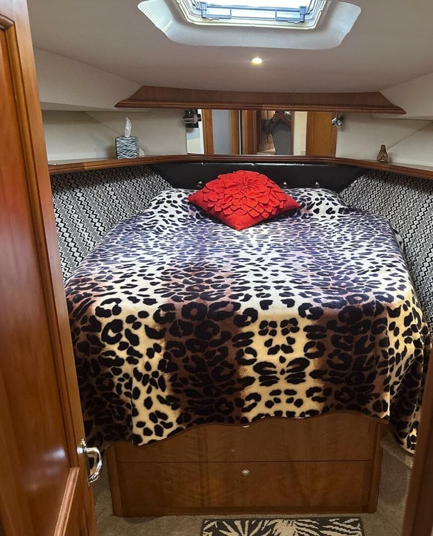 2002 Silverton 42 Convertible — photo 34