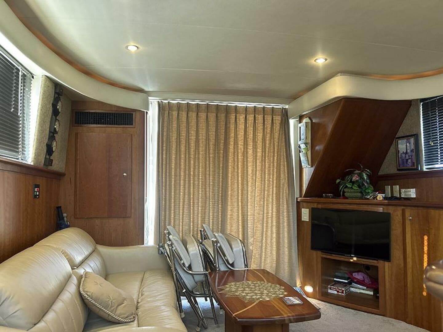 2002 Silverton 42 Convertible — photo 22