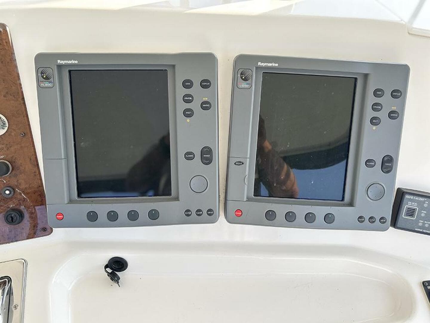 2002 Silverton 42 Convertible — photo 16