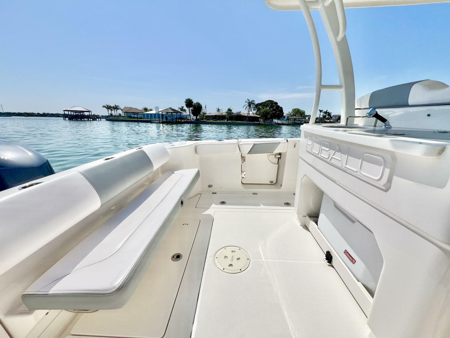 2020 Robalo R302 — photo 8