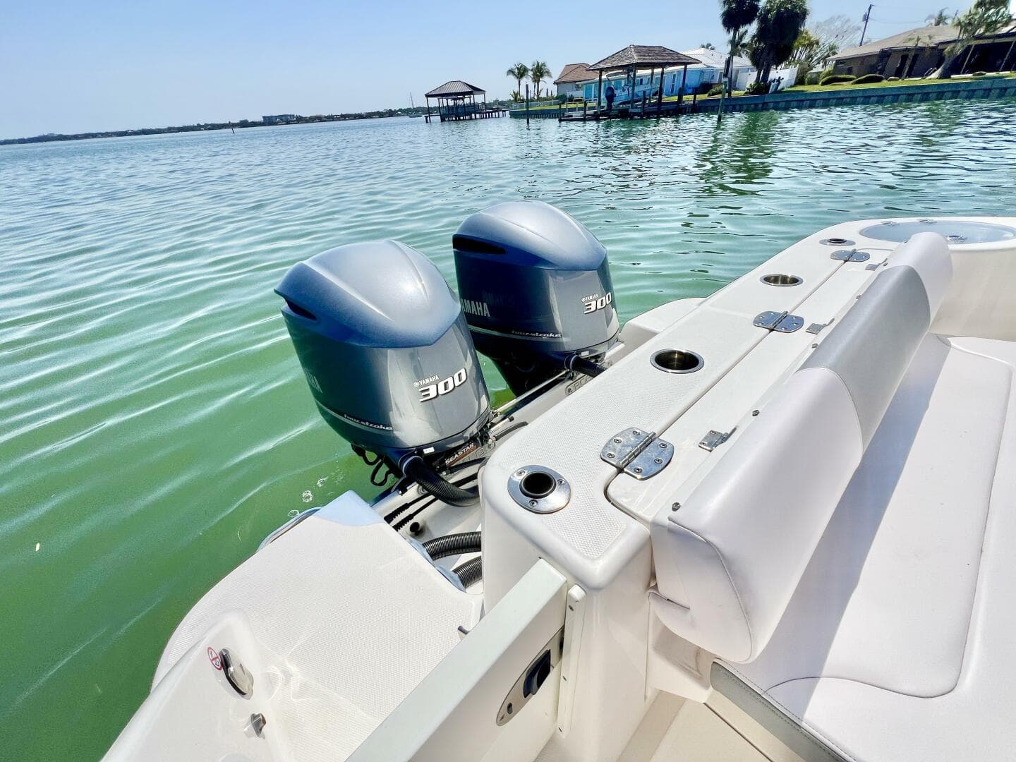 2020 Robalo R302 — photo 5