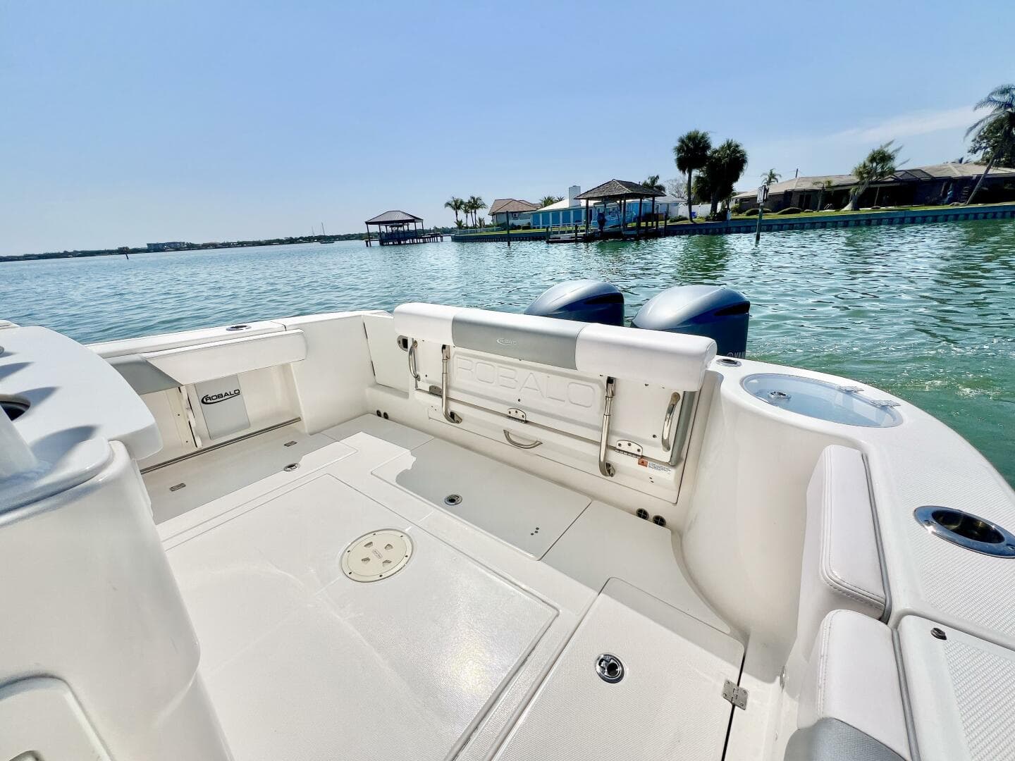 2020 Robalo R302 — photo 6