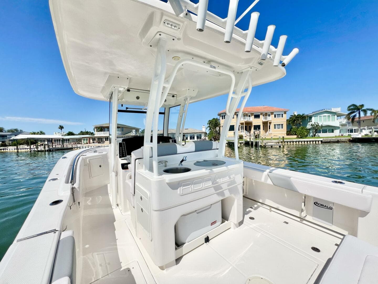 2020 Robalo R302 — photo 9