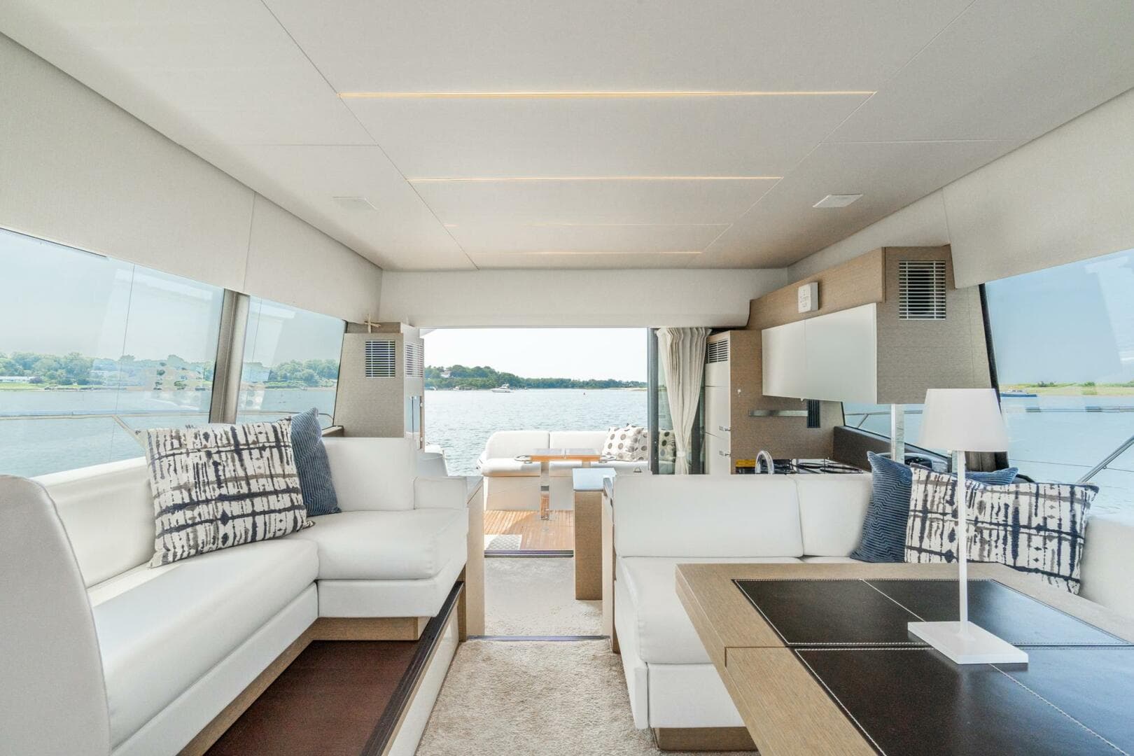 2019 Prestige — photo 2