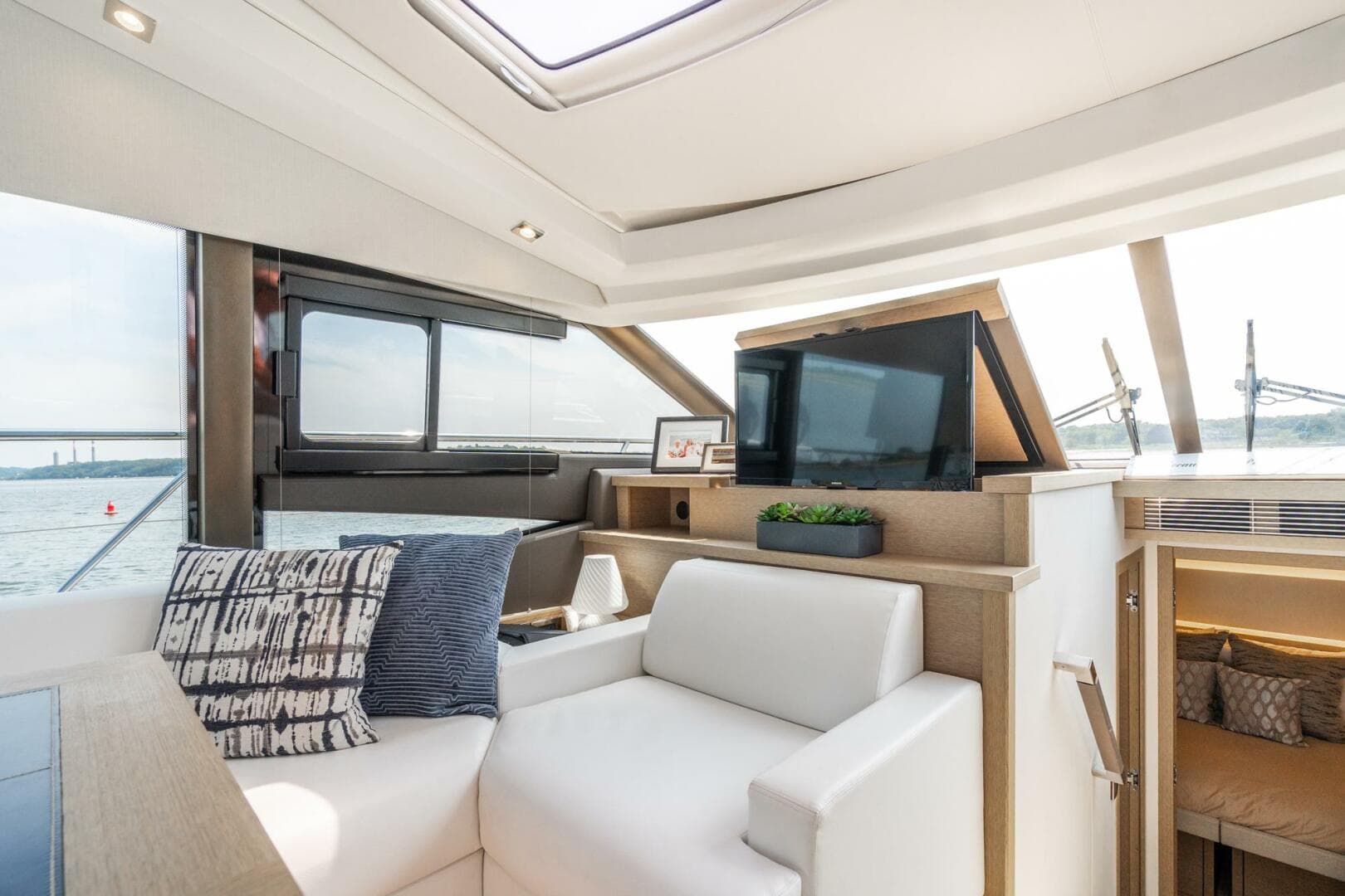 2019 Prestige — photo 18