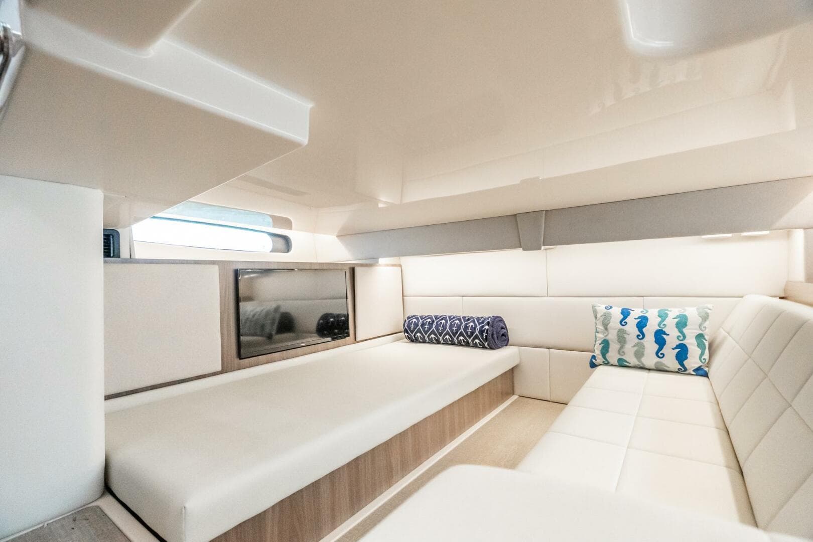 2022 Regal 36 Grande Coupe — photo 61