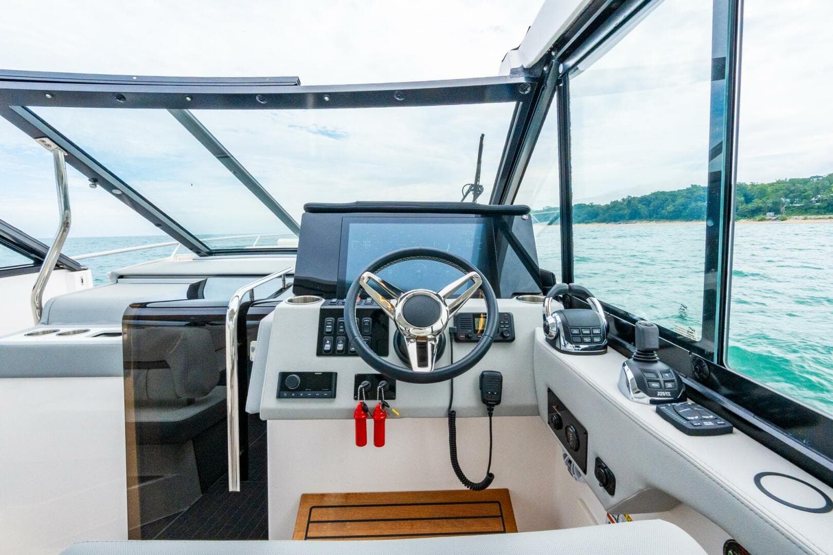 2022 Regal 36 Grande Coupe — photo 26