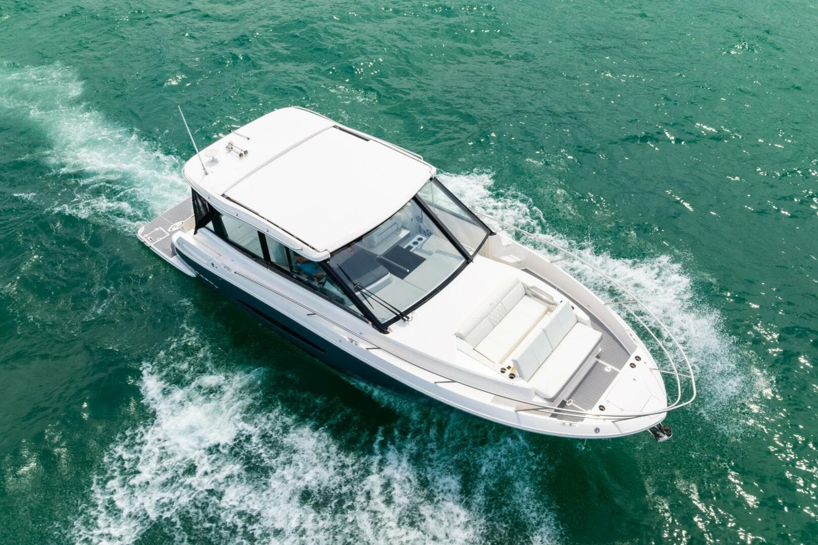 2022 Regal 36 Grande Coupe — photo 15