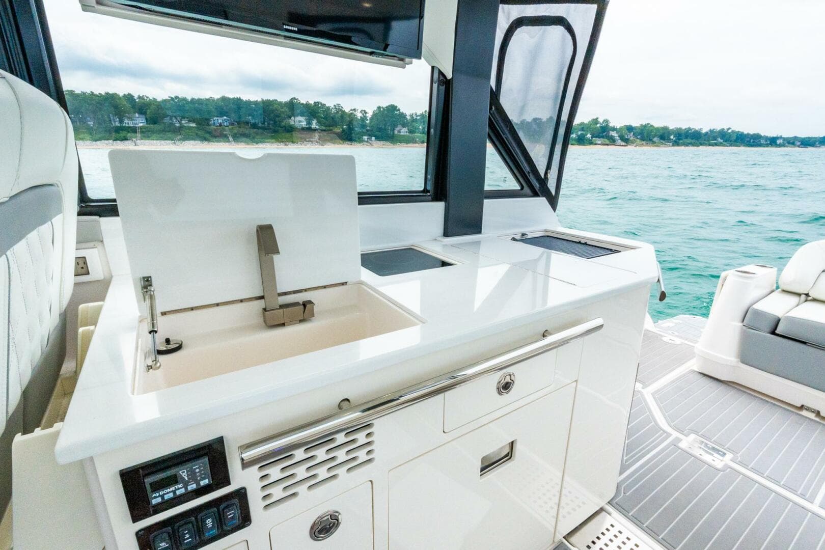 2022 Regal 36 Grande Coupe — photo 49