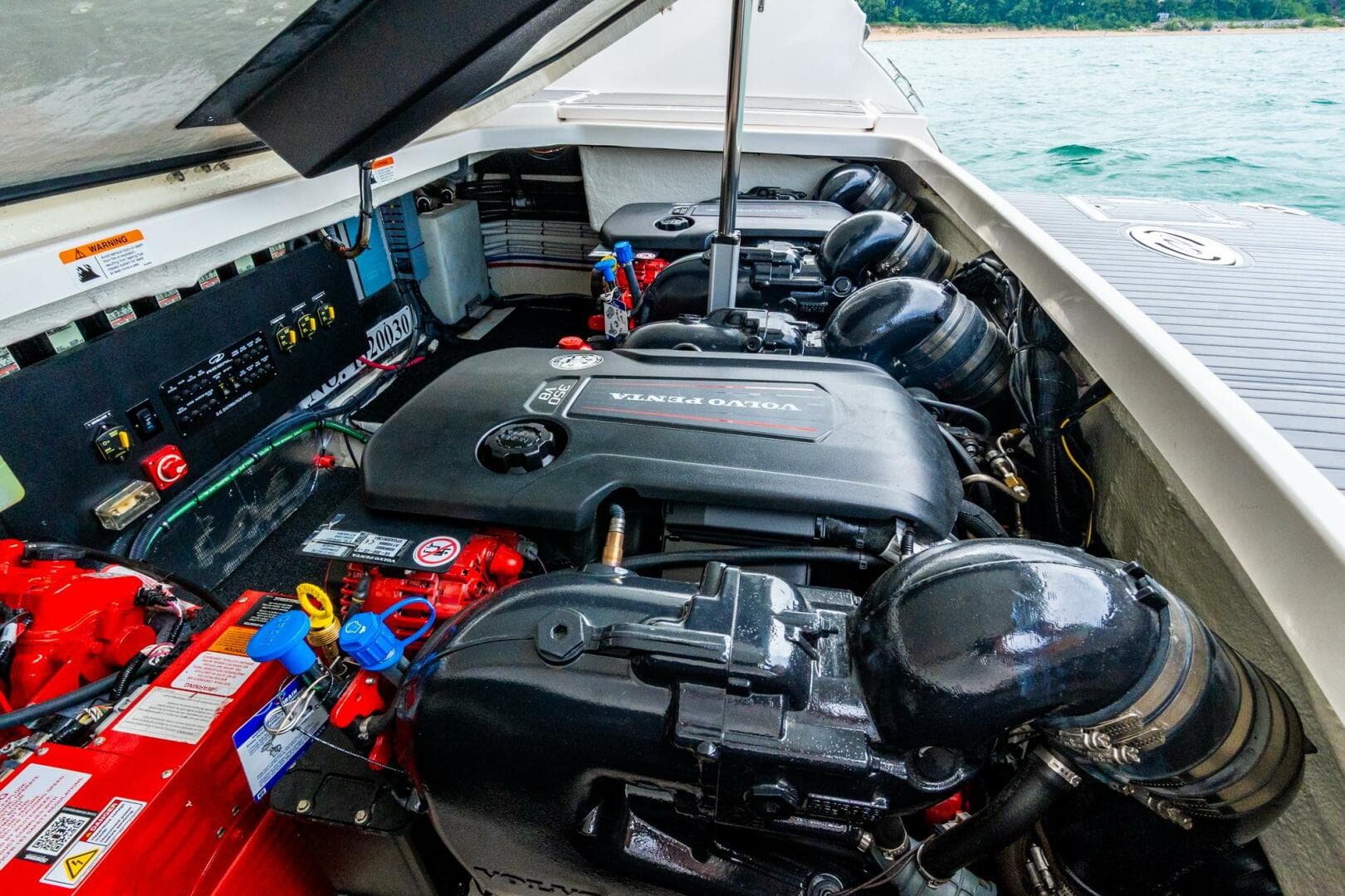 2022 Regal 36 Grande Coupe — photo 22