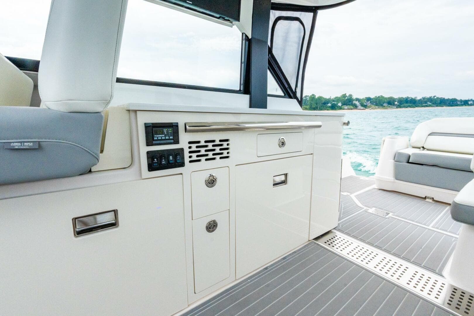 2022 Regal 36 Grande Coupe — photo 48