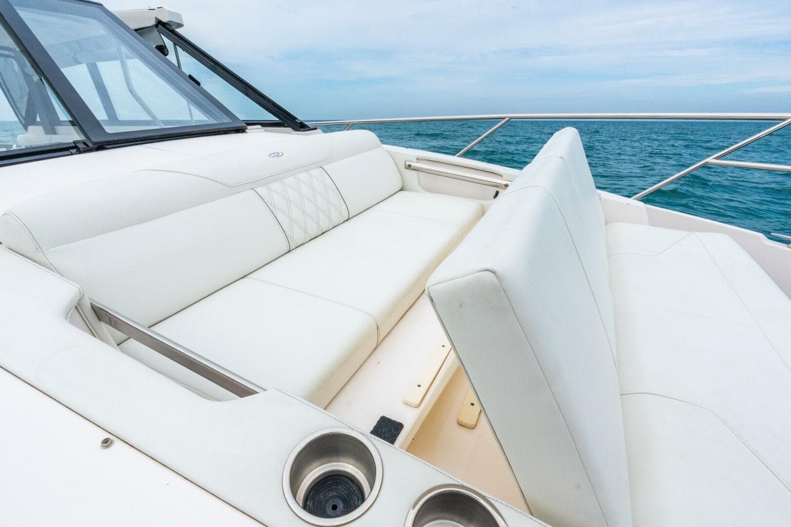 2022 Regal 36 Grande Coupe — photo 24