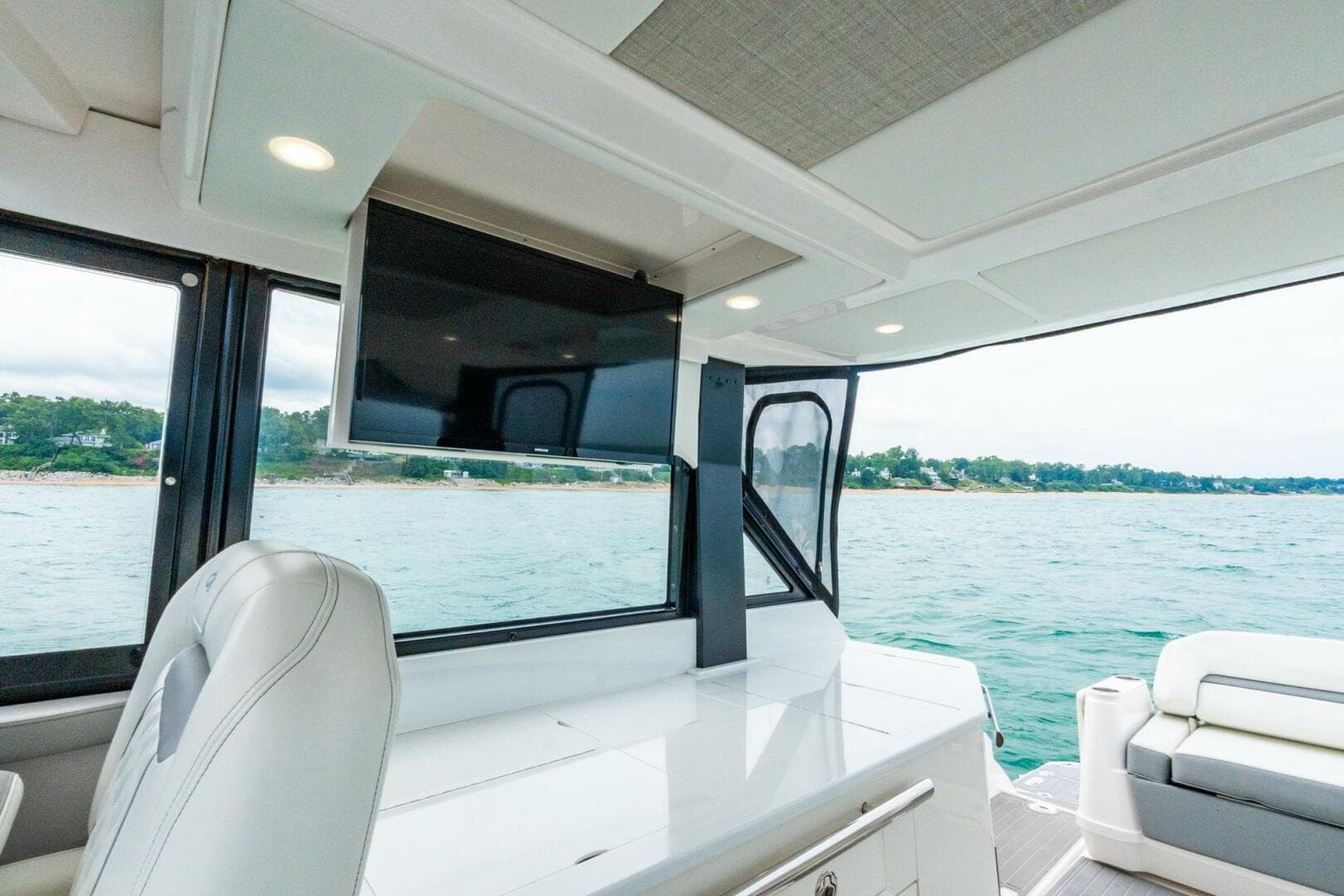 2022 Regal 36 Grande Coupe — photo 47