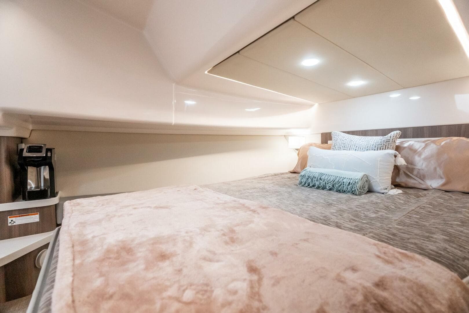 2022 Regal 36 Grande Coupe — photo 60