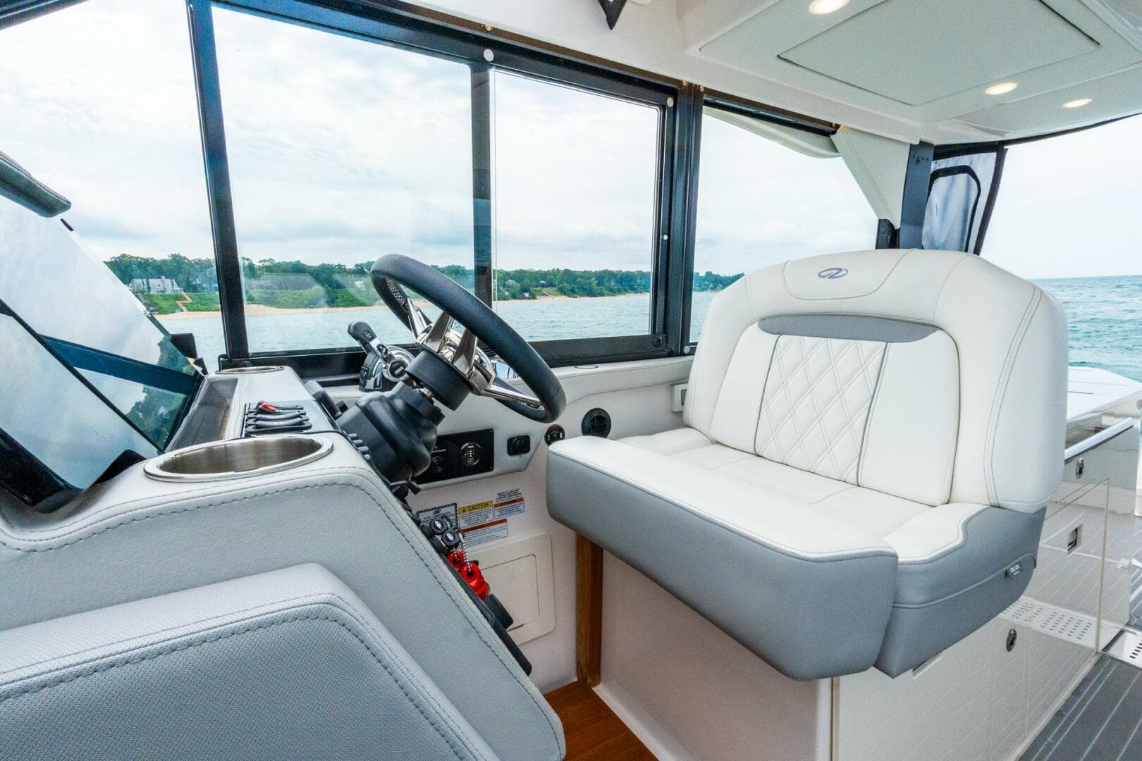 2022 Regal 36 Grande Coupe — photo 29