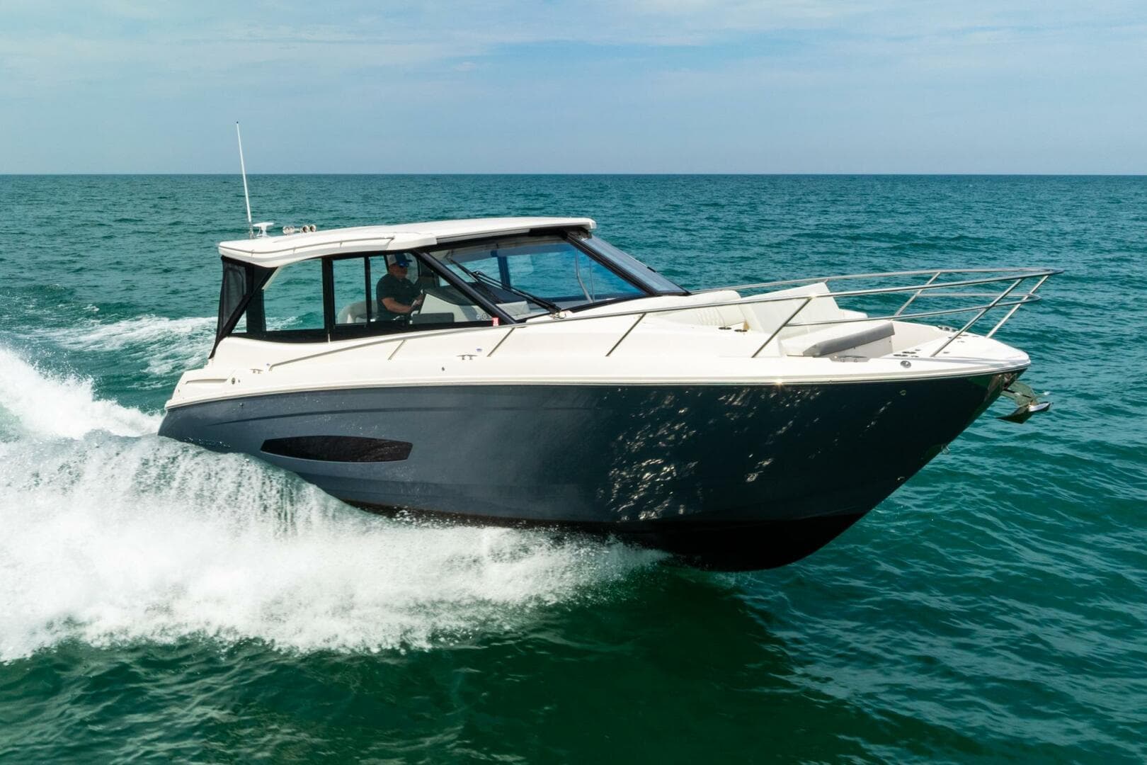 2022 Regal 36 Grande Coupe — photo 10