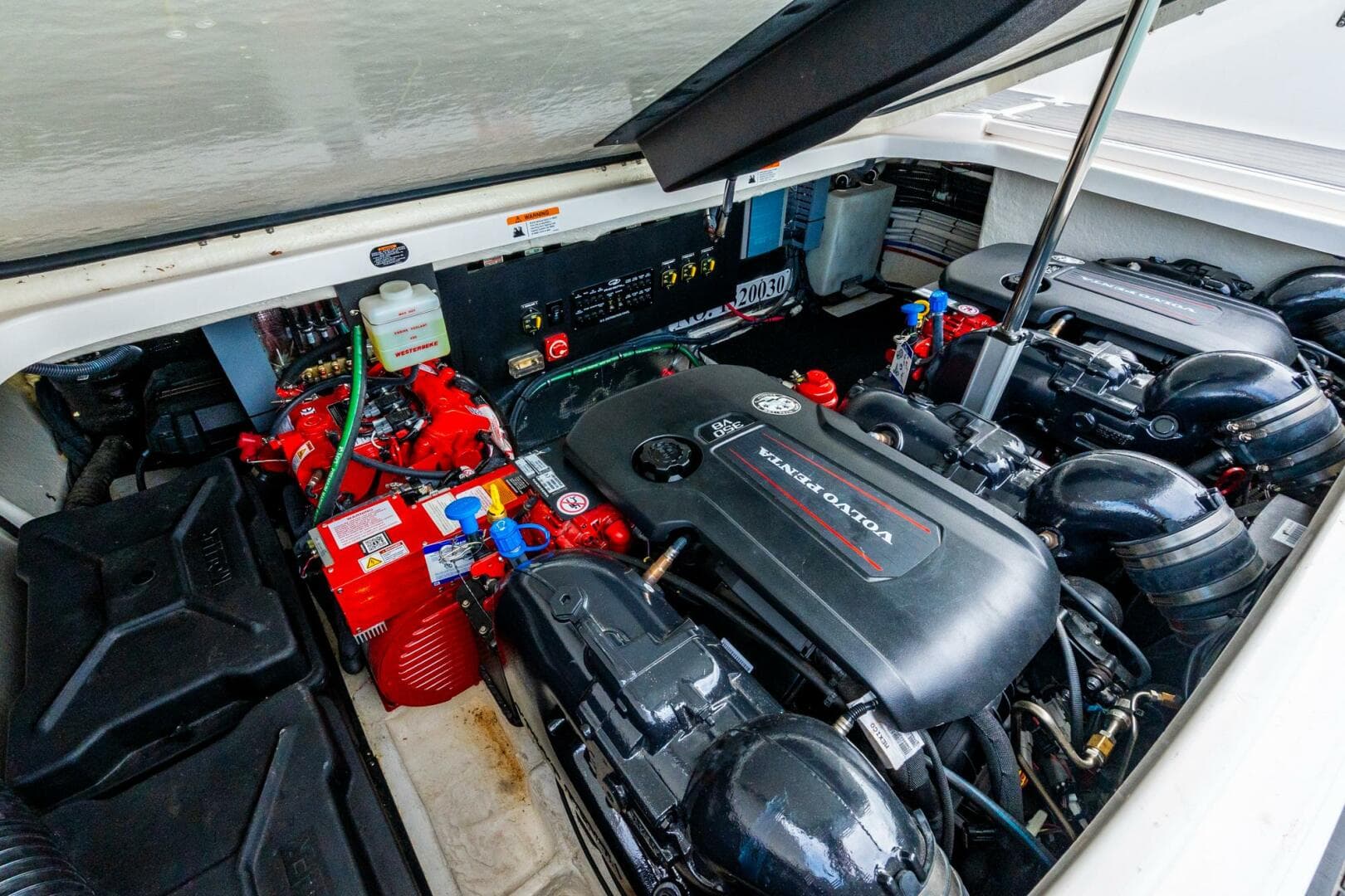 2022 Regal 36 Grande Coupe — photo 21