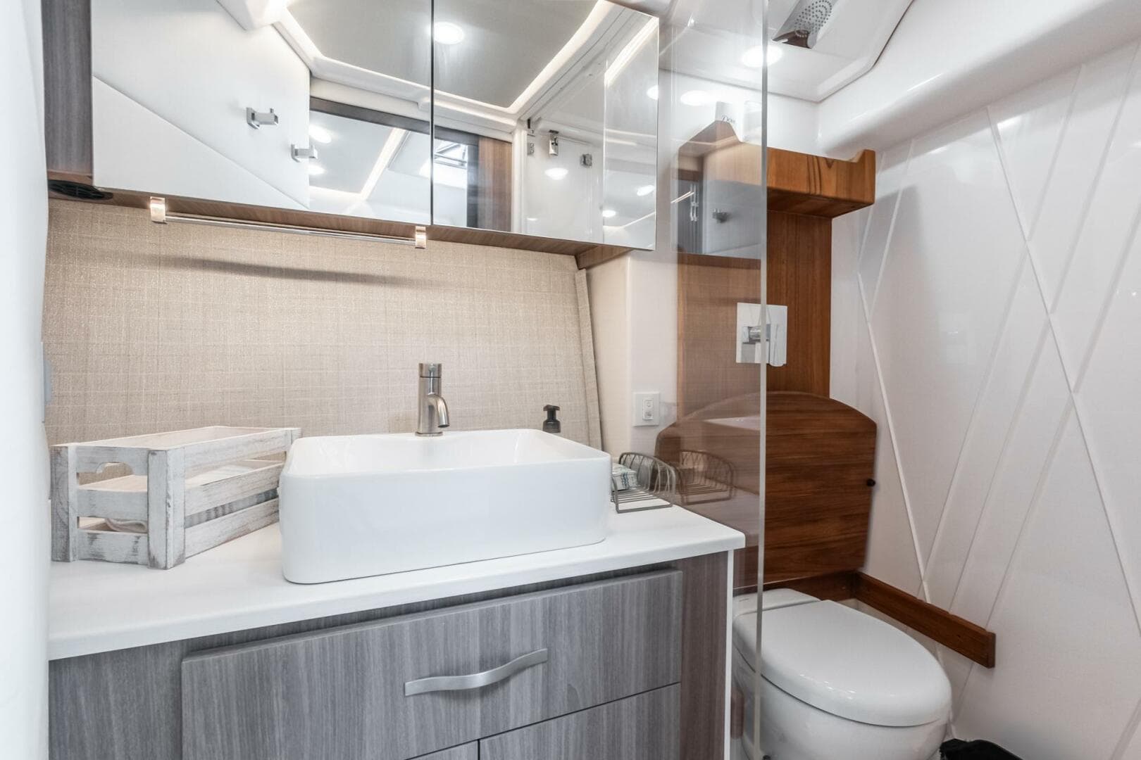 2022 Regal 36 Grande Coupe — photo 59