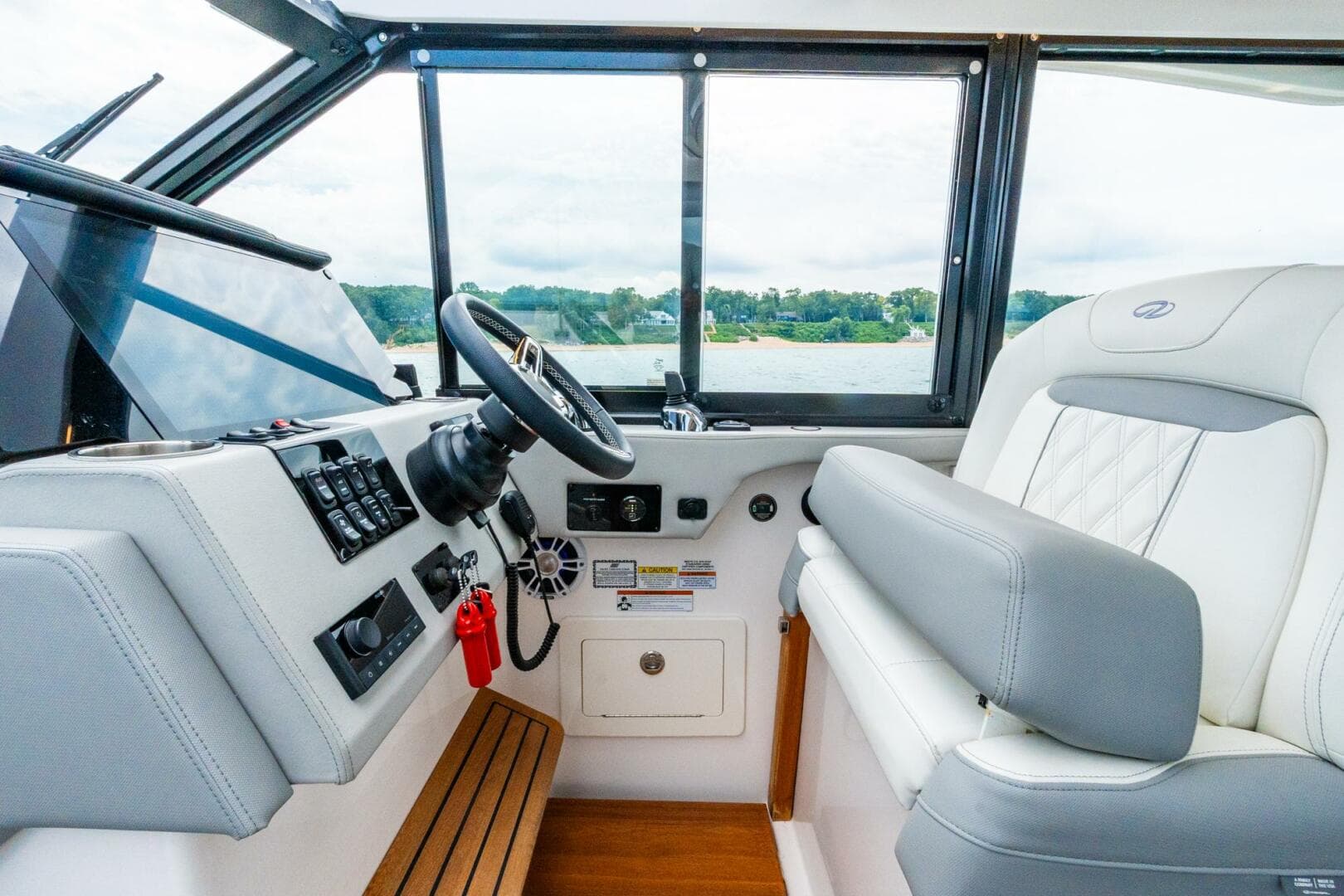 2022 Regal 36 Grande Coupe — photo 28