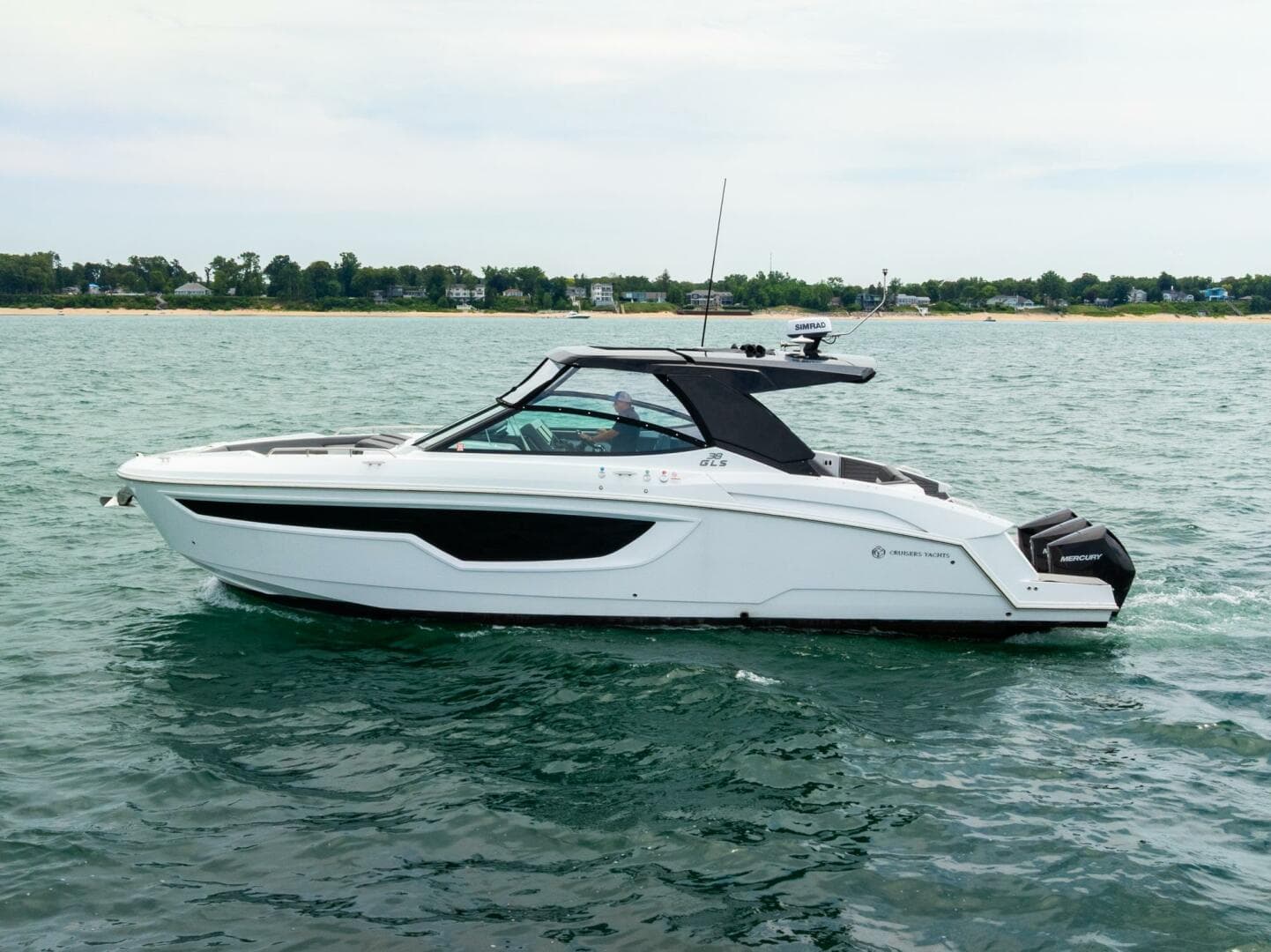 2021 Cruisers Yachts — photo 12