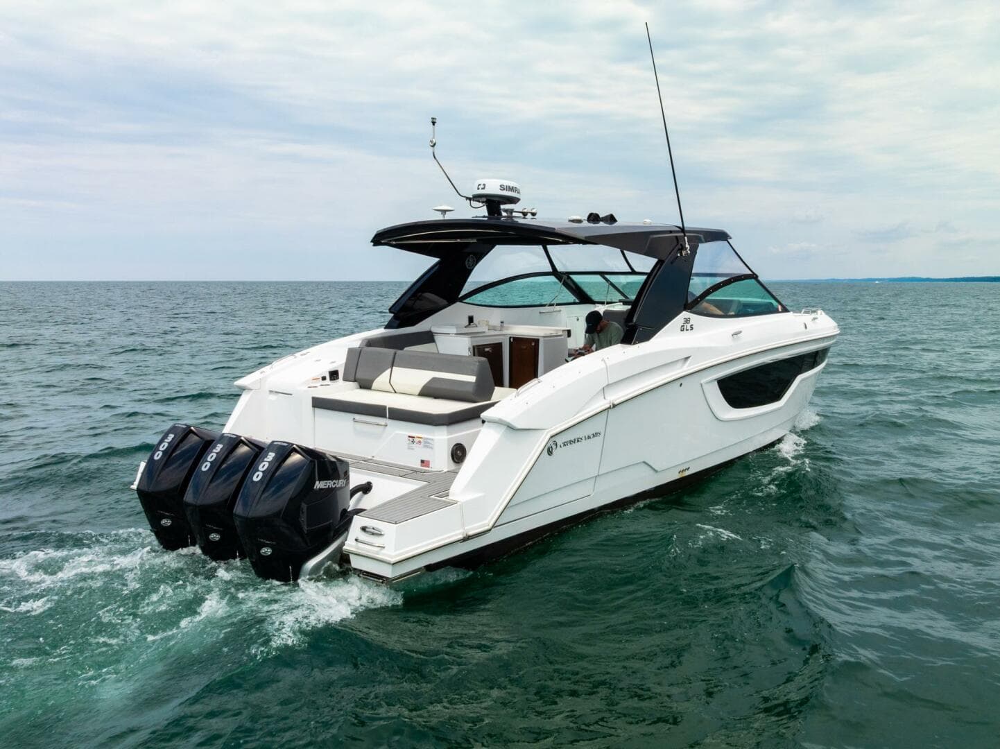 2021 Cruisers Yachts — photo 16