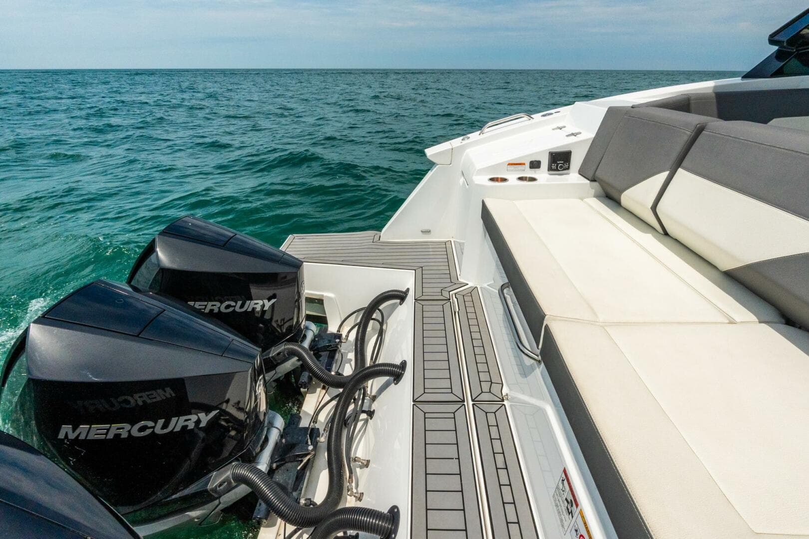 2021 Cruisers Yachts — photo 29