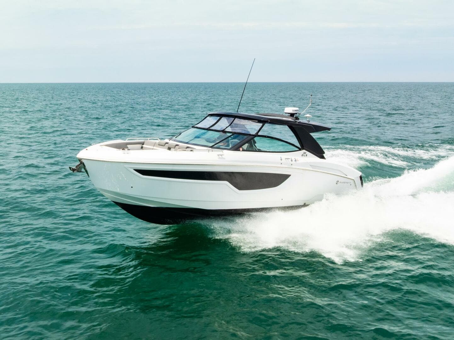 2021 Cruisers Yachts — photo 10