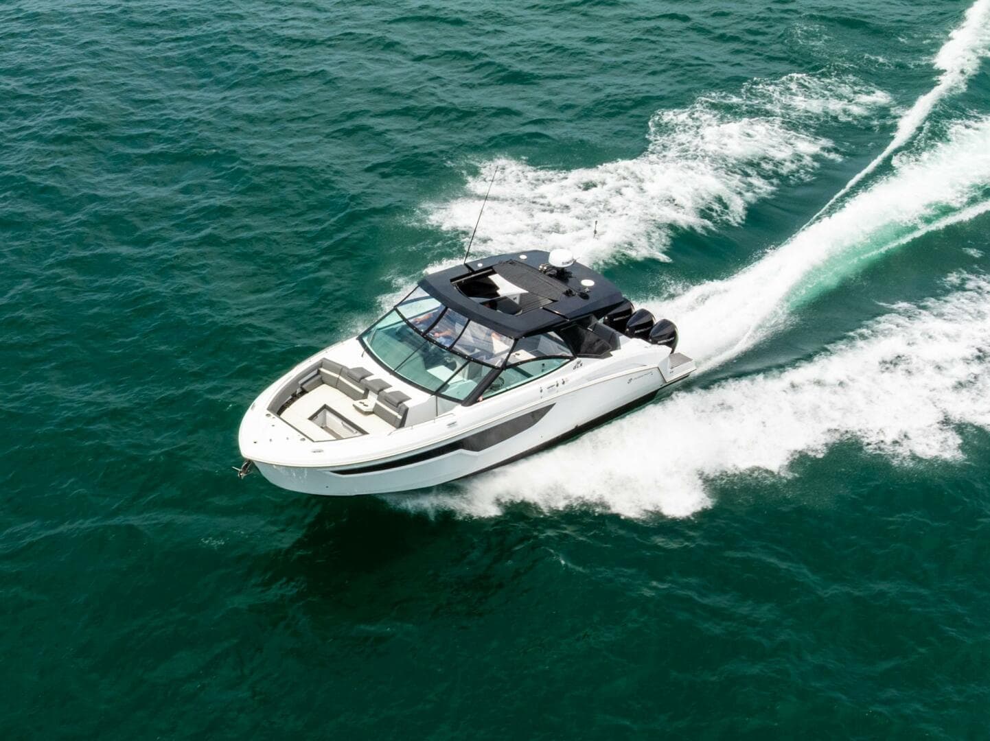 2021 Cruisers Yachts — photo 2