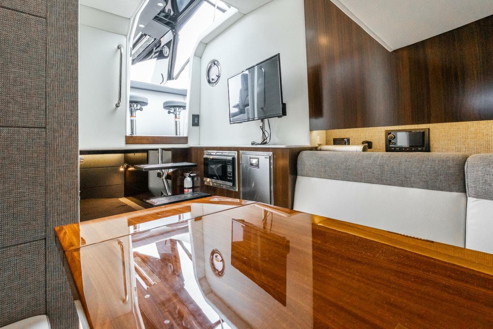 2021 Cruisers Yachts — photo 38