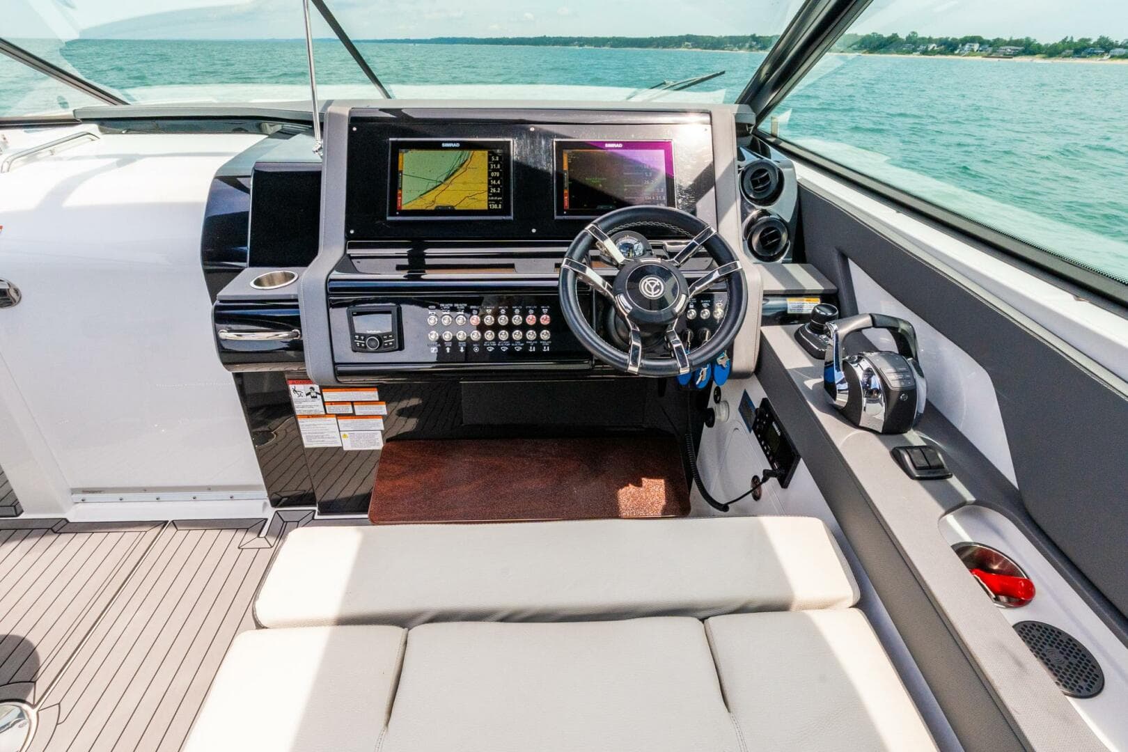 2021 Cruisers Yachts — photo 26