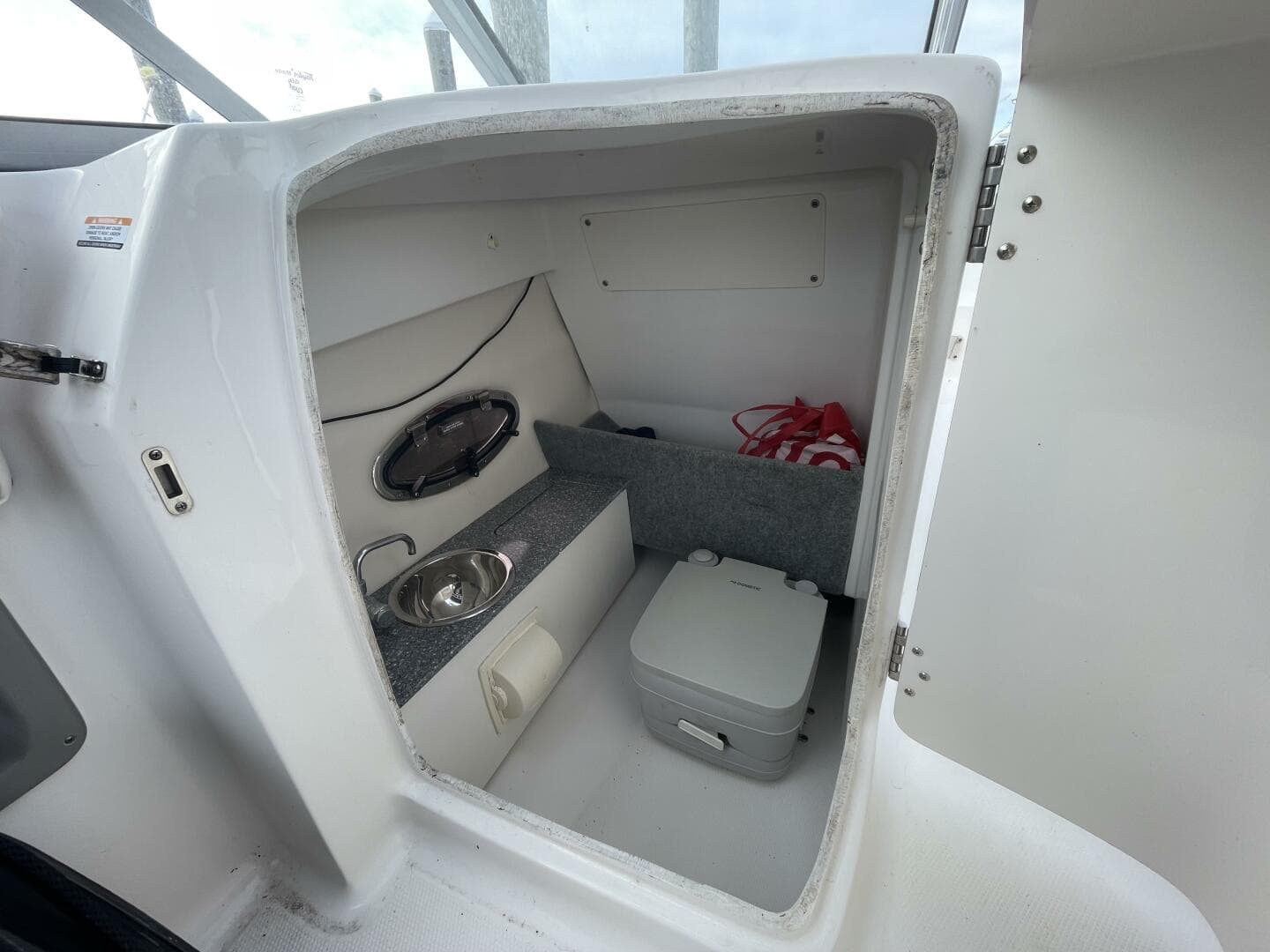 2018 Chaparral 250 Suncoast — photo 9