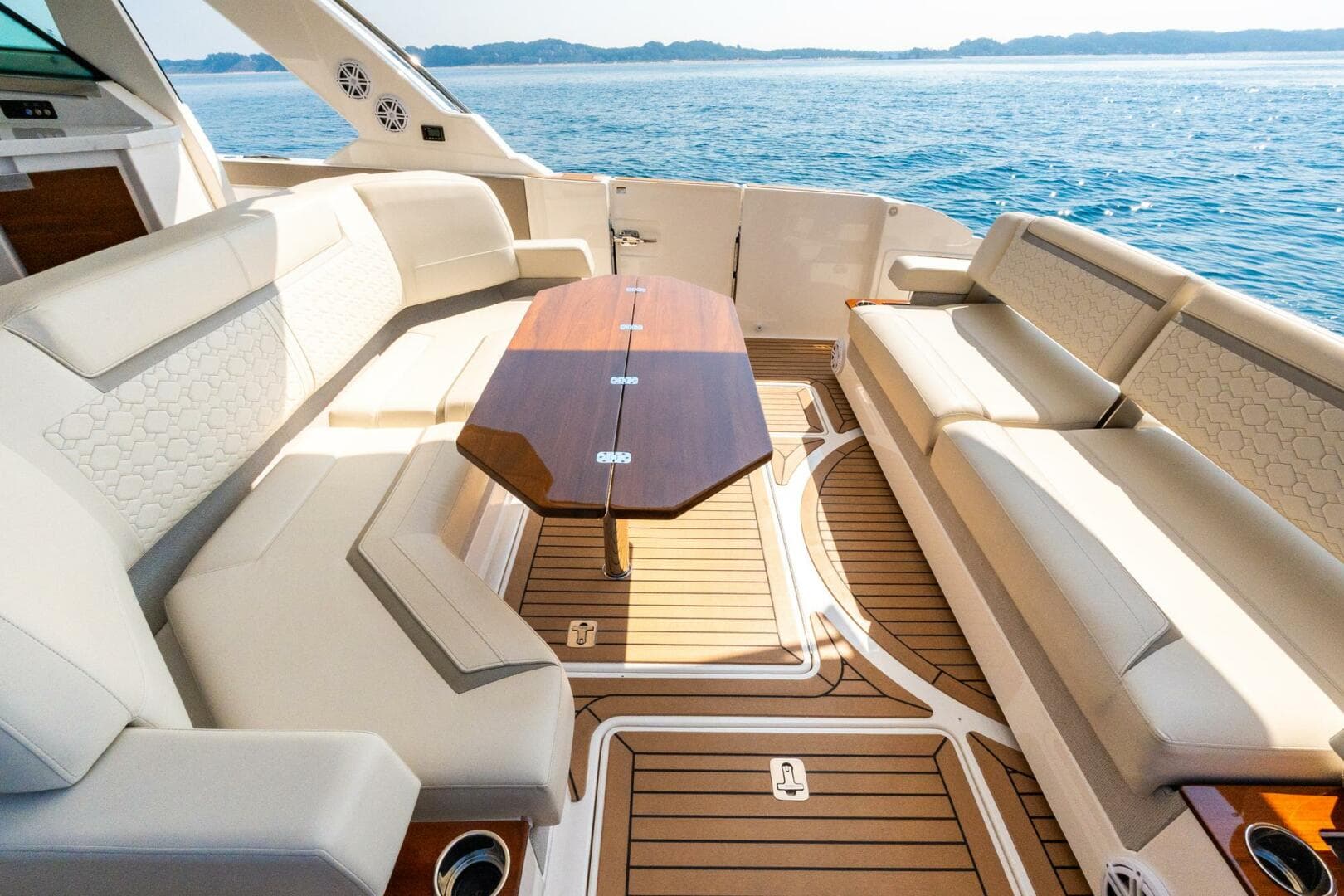 2022 Tiara Sport — photo 28