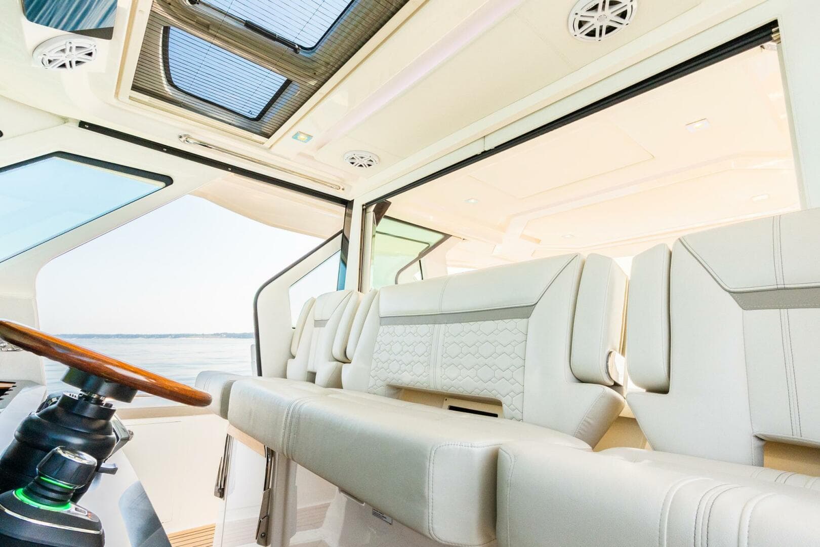 2022 Tiara Sport — photo 42