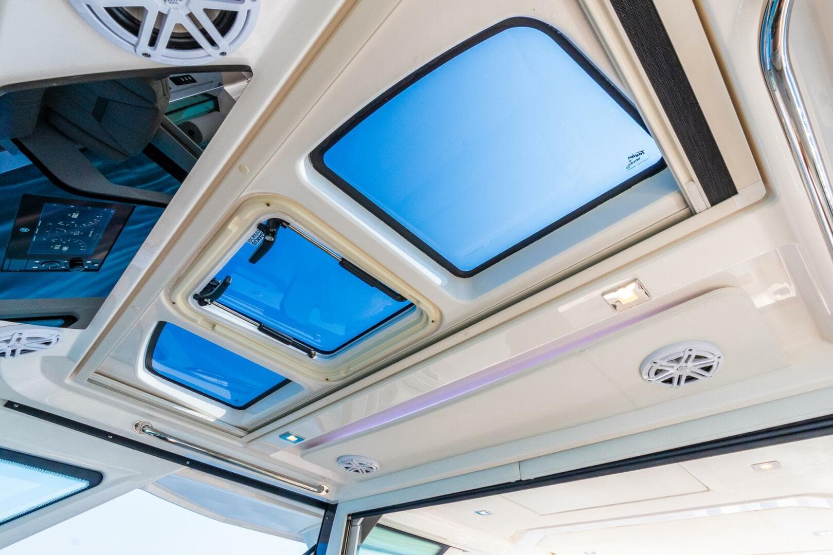 2022 Tiara Sport — photo 61