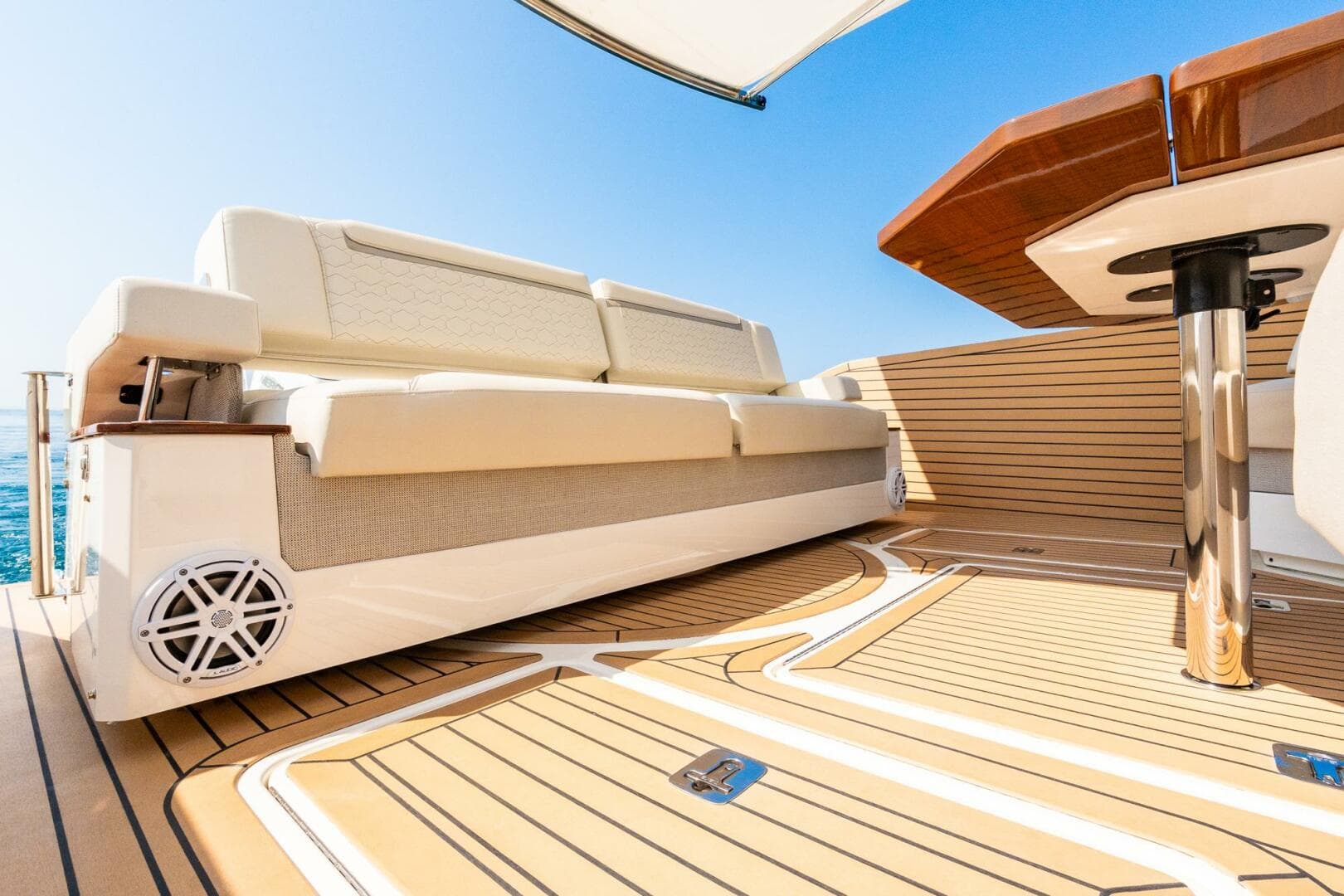 2022 Tiara Sport — photo 18