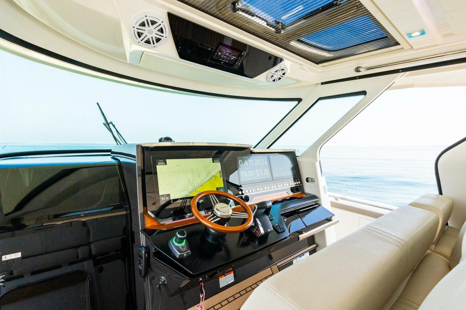 2022 Tiara Sport — photo 41