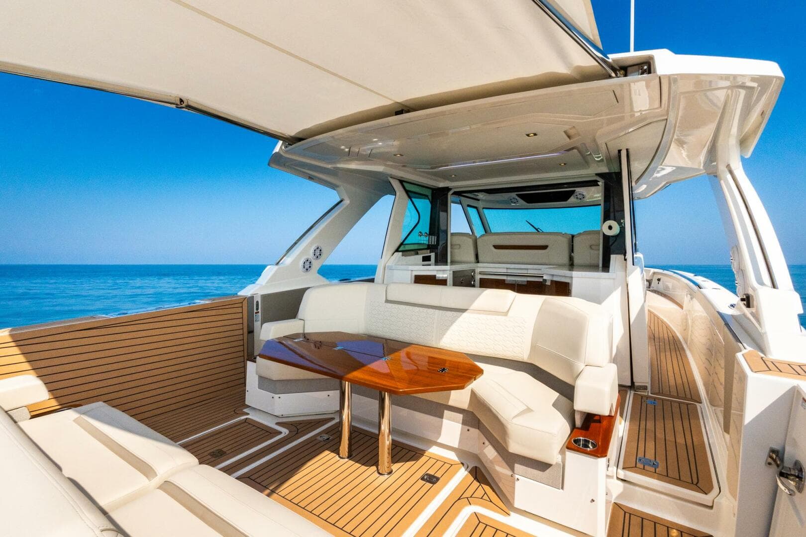 2022 Tiara Sport — photo 15