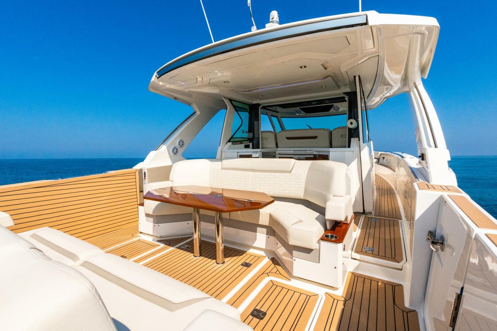 2022 Tiara Sport — photo 9