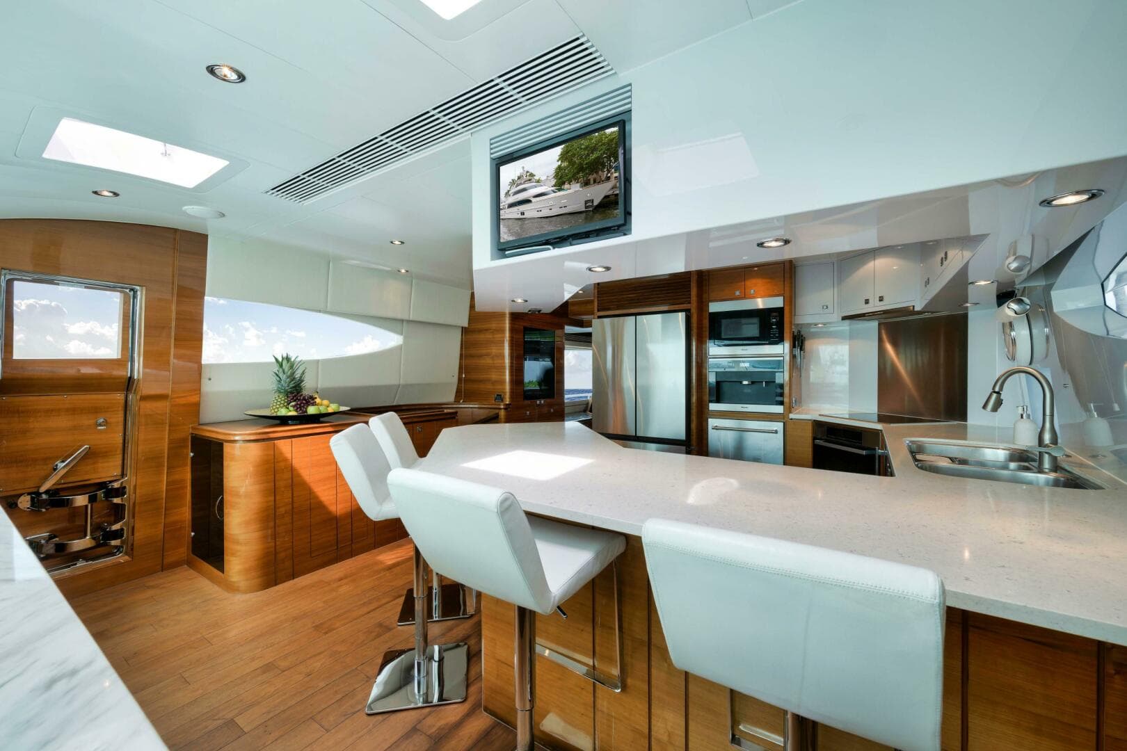 2012 Horizon P110 Tri-Deck — photo 15